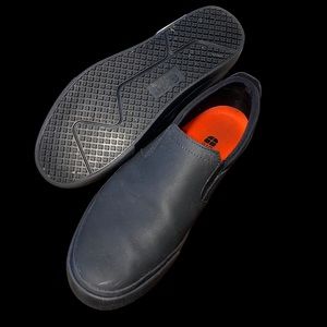 black slip resistant work shoes
